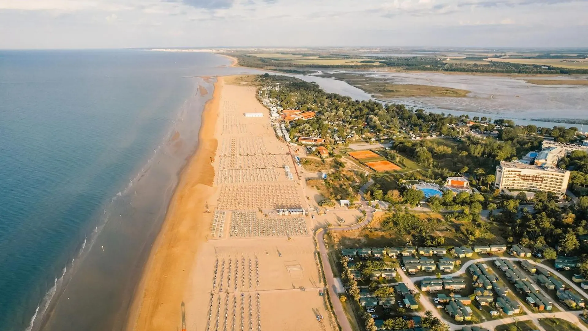Relax In A Residence With Pool And Terrace Bibione Italy