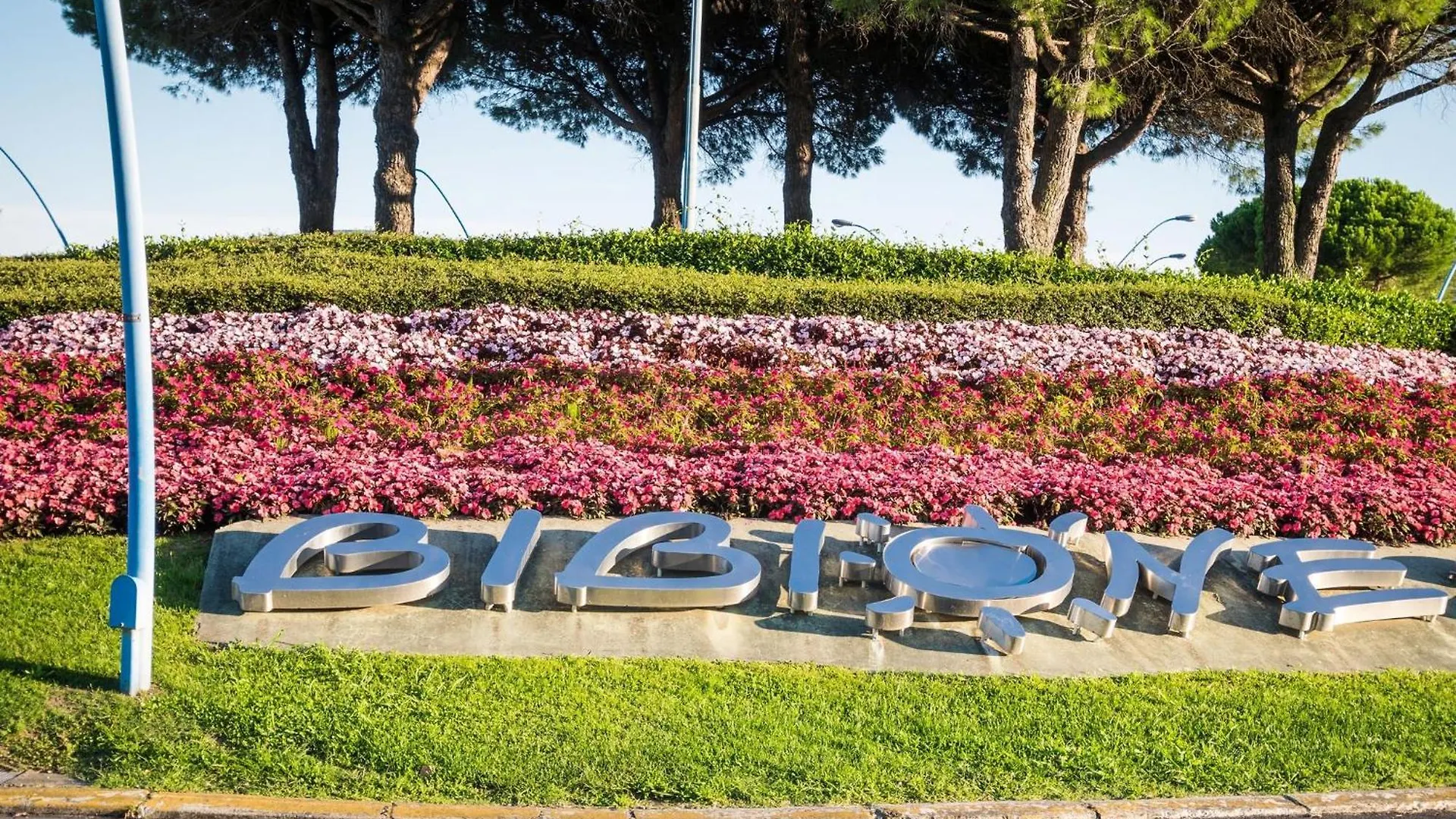 Relax In A Residence With Pool And Terrace Bibione Apartment